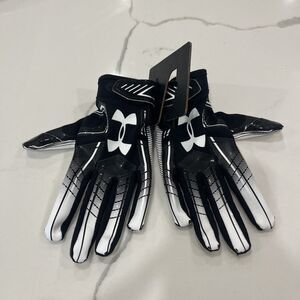 NWT Under Armour UA F8 Youth Boys YMD Football Gloves Gluegrip Black White